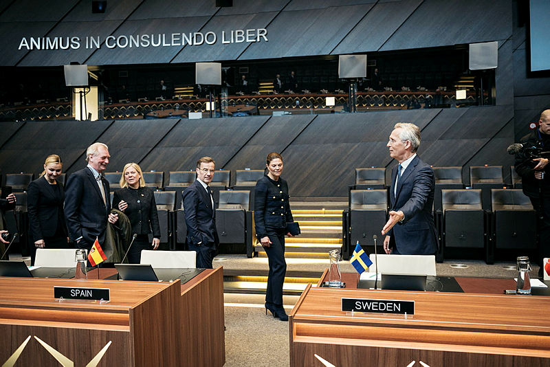 Prime Minister Ulf Kristersson, HRH Crown Princess Victoria, Minister for Energy, Business and Industry Ebba Busch, Sweden’s Ambassador to NATO Axel Wernhoff, Social Democratic Party Leader Magdalena Andersson and NATO Secretary General Jens Stoltenberg at NATO Headquarters in Brussels.