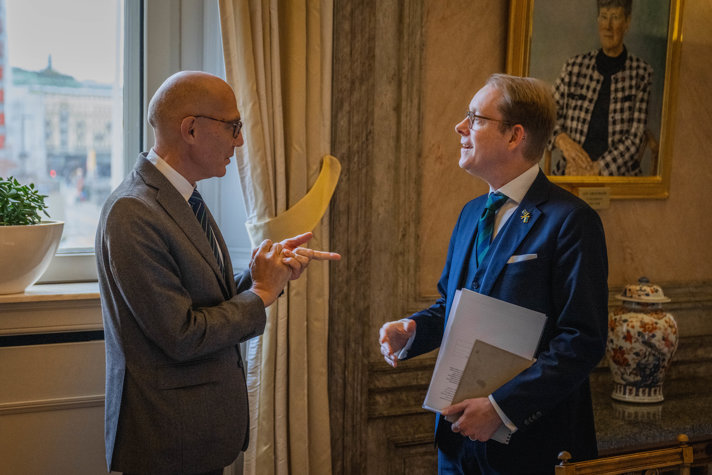 Minister for Foreign Affairs Tobias Billström in a conversation with UN High Commissioner for Human Rights Volker Türk.